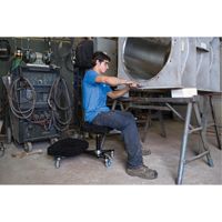 Flex焊接等级符合人体工程学的椅子,仿麂皮,黑色,300磅。能力OP275 | TENAQUIP