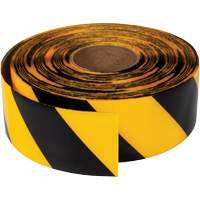 ArmorStripe <一口>®< /一口>超耐用的地板胶带,3“×100”,PVC、黑色和黄色SGU716 | TENAQUIP