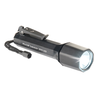 SabreLite <一口>®< /一口>手电筒,LED, 161流明,C电池XC061 | TENAQUIP